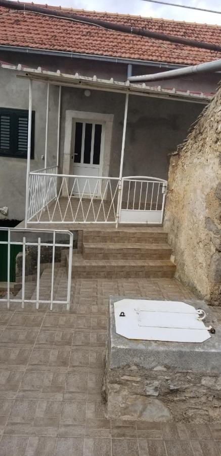 Apartman Bogdan Jelsa  Extérieur photo