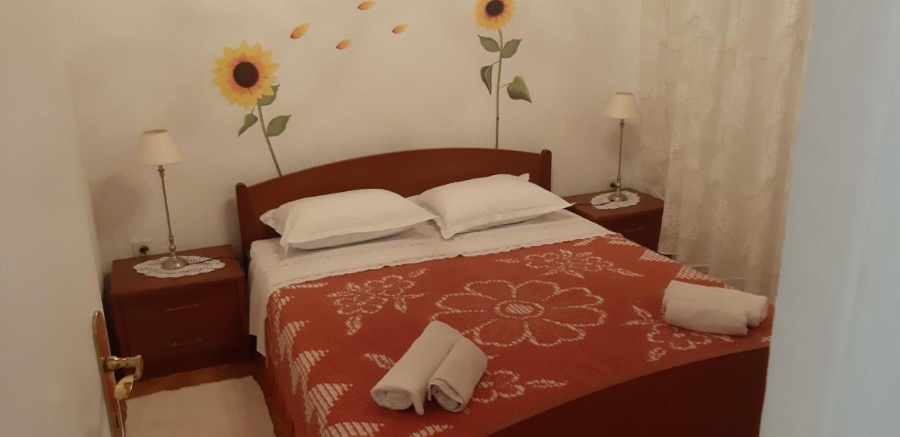 Apartman Bogdan Jelsa  Extérieur photo