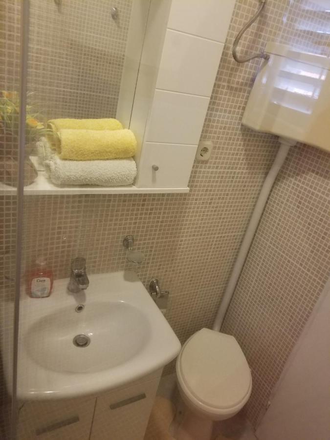 Apartman Bogdan Jelsa  Extérieur photo